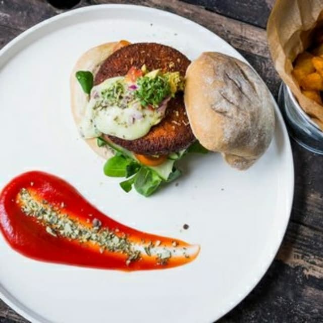 菜肴“MD ‘Cheese’ Burger”的照片