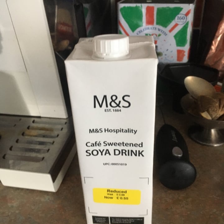 photo of Marks & Spencer Food (M&S) M&S Hospitality Café Sweetened Soya Drink shared by @taylorsworld on  25 Jan 2022 - review