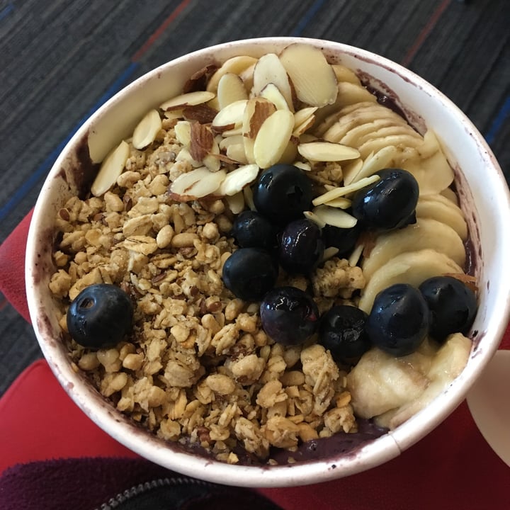 photo of Body Energy Club Blueberry Açai Smoothie Bowl shared by @allisonwalters on  18 Oct 2021 - review