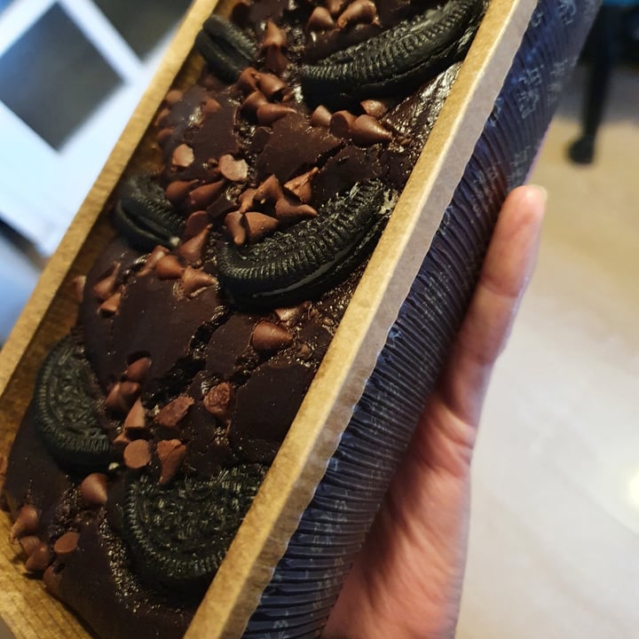 photo of Coughlans Bakery Sutton Oreo chocolate loaf cake shared by @gembean on  23 Jan 2021 - review