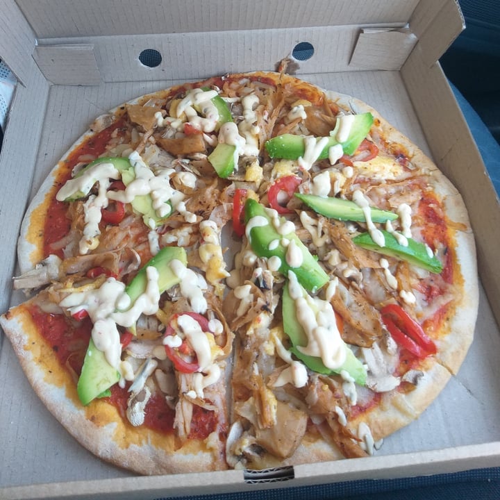photo of Vegan Street Food ZA Chickless Mayo Pizza shared by @missrachelle on  06 Feb 2021 - review