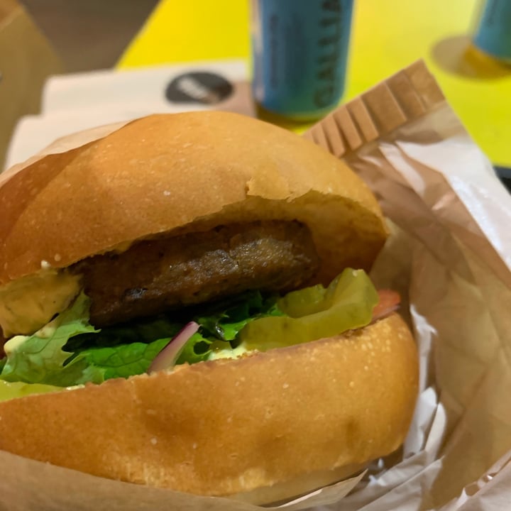photo of Hank Burger Le Touriste shared by @sallyivens on  14 Sep 2020 - review