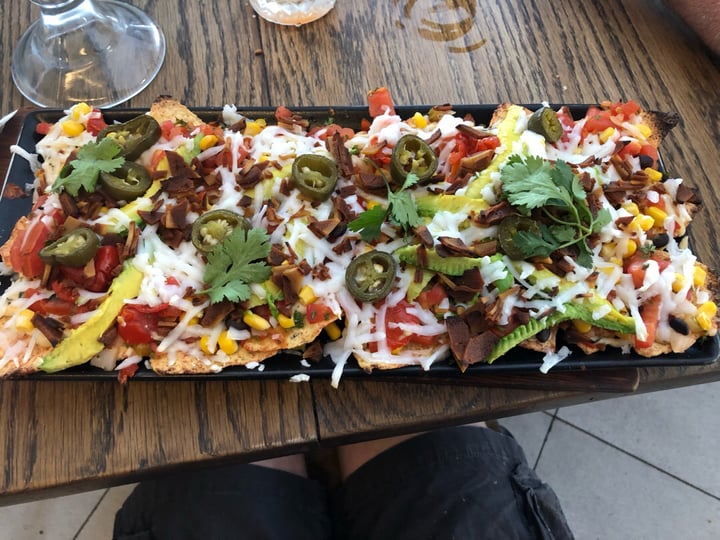 photo of Hudsons The Burger Joint (Green Point) vegan nachos shared by @ethanmyers on  02 Dec 2019 - review