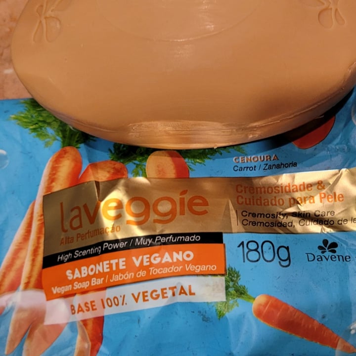 review photo of Davene Laveggie Sabonete Vegano de Cenoura shared by @carolinehate on 04 Dec 2022 - review