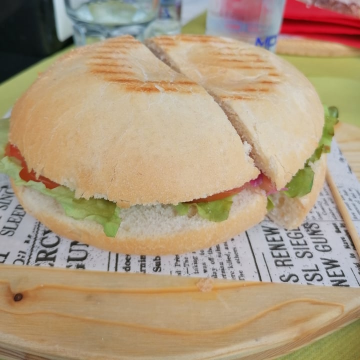 photo of Silmo • Caffè e Bottega Veggie Burger shared by @valentinamoresco on  22 Apr 2022 - review
