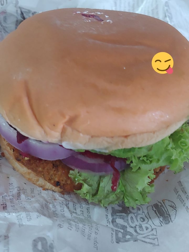 review photo of VeganBurg Singapore Avocado Beetroot Burger shared by @vegananu on 18 Jan 2020 - review