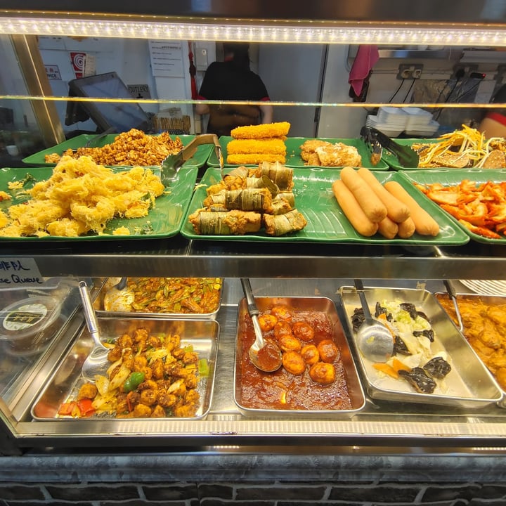 photo of SHU Vegetarian Indian rojak shared by @jessnalism on  27 Jun 2022 - review