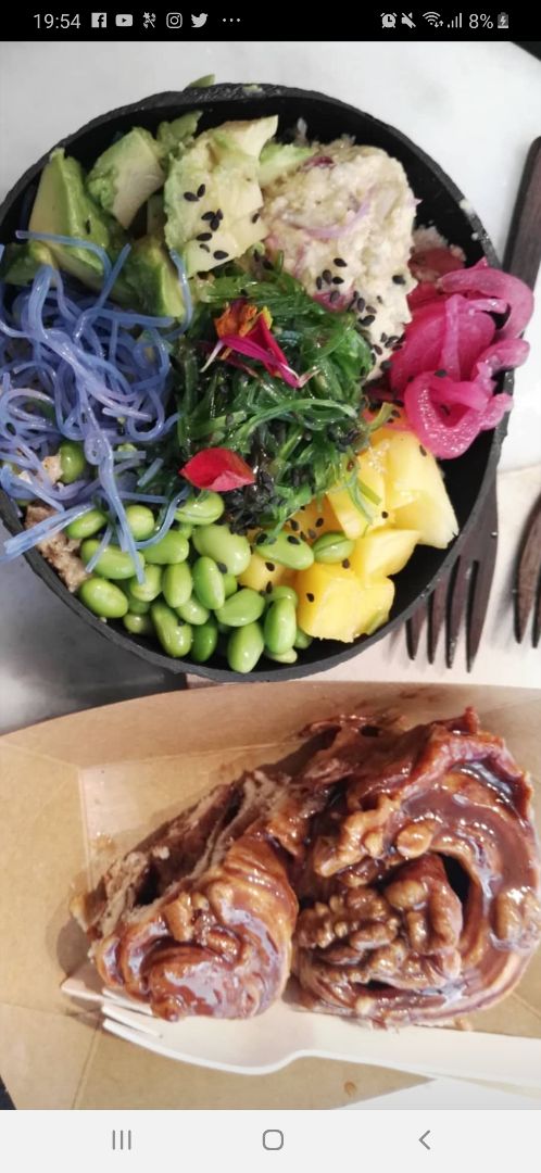 photo of Vegan Bowls Raw Tuna Poke Super Bowl shared by @lauranne on  15 Aug 2019 - review