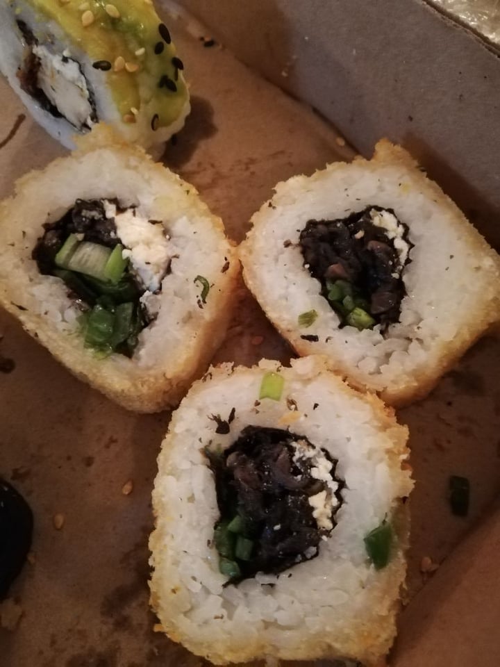 photo of Yasai Vegan Sushi Champi Furay shared by @javimayorga on  18 Mar 2020 - review