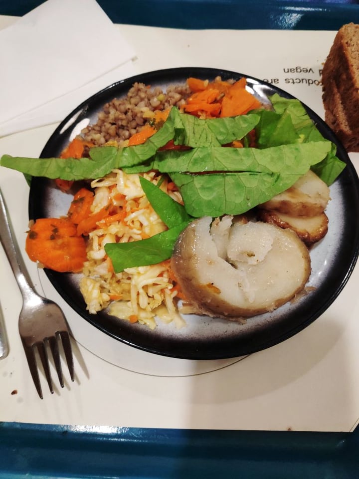 review photo of Village Green Buffet Plate shared by @rehrah on 21 Jan 2020 - review
