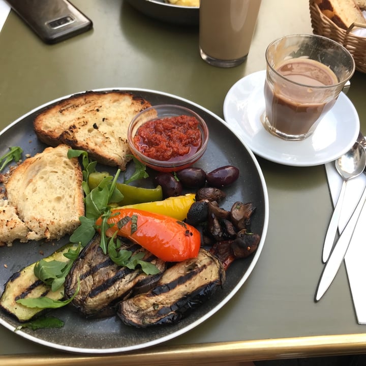 photo of Noa Landbrot mit Antipast (rustic bread with grilled vegetables) shared by @hannaah on  09 Aug 2020 - review