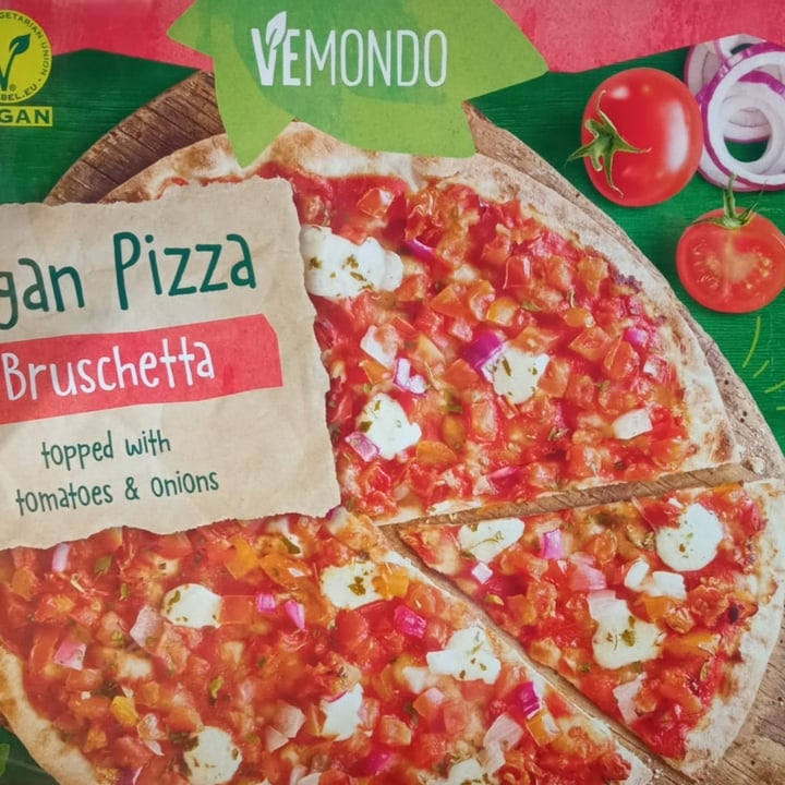 photo of Vemondo Vegan Pizza Bruschetta shared by @eleonorapepimancl on  14 Apr 2022 - review