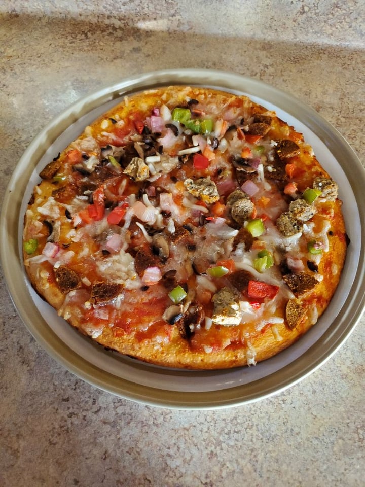 photo of Amy’s Roasted Vegetable Pizza shared by @veganforthem on  21 Dec 2019 - review