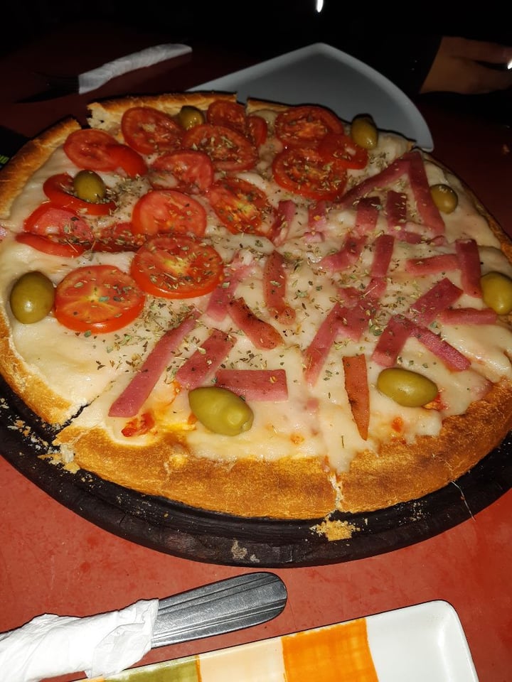 photo of Be Happy Pizza vegana / variedad de sabores shared by @brenfar on  02 Mar 2020 - review