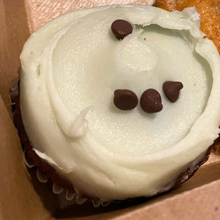 photo of Erin McKenna's Mint Brownie Cupcake shared by @cciot on  12 May 2022 - review