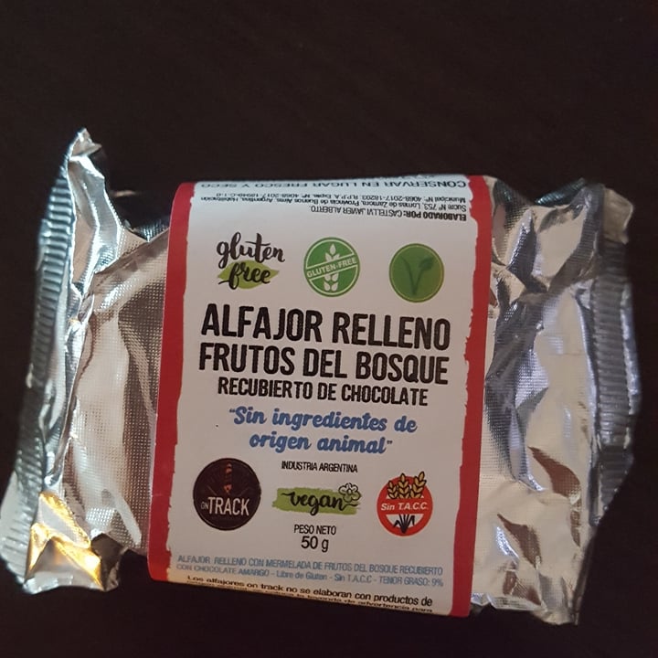 photo of On Track Alfajor Relleno Frutos Del Bosque shared by @frankie on  14 Jul 2021 - review