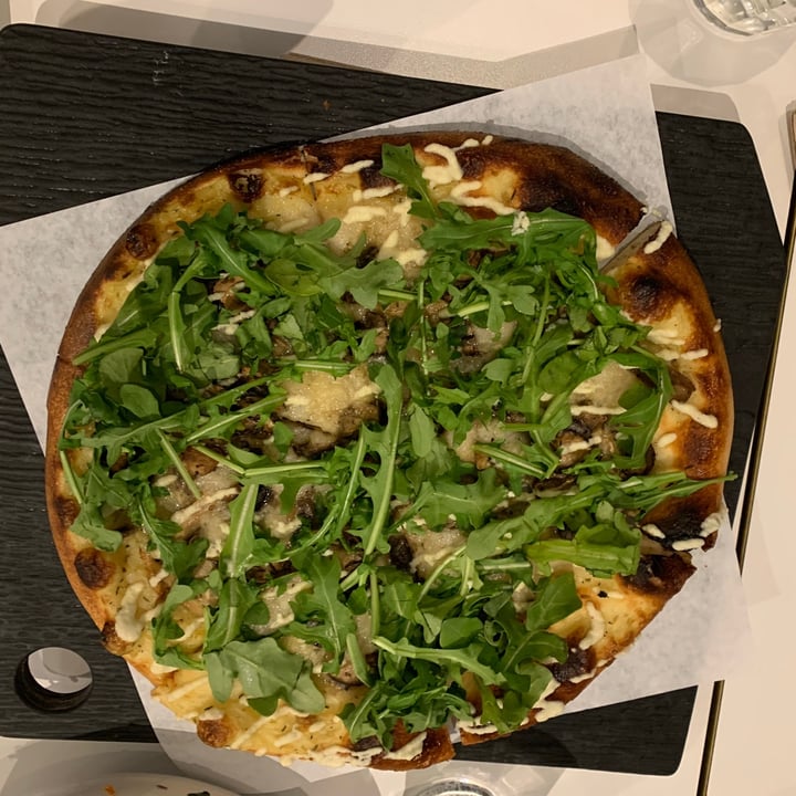 photo of Virtuous Pie Superfunghi shared by @ingridpar on  18 Mar 2021 - review