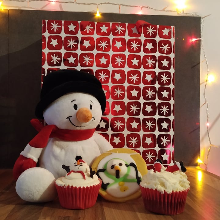 photo of Coughlans Bakery Sutton Santa Cupcake shared by @catsronaut on  18 Dec 2020 - review
