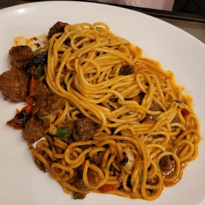 photo of Loving Hut Albóndigas con spaghetti shared by @camreggae on  25 Aug 2021 - review