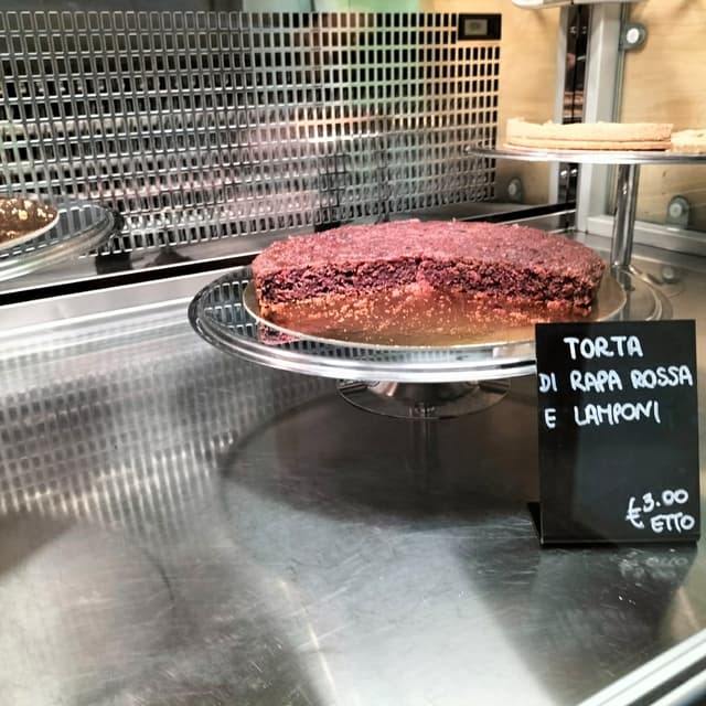 Photo du plat “Torta rapa rossa e lamponi”
