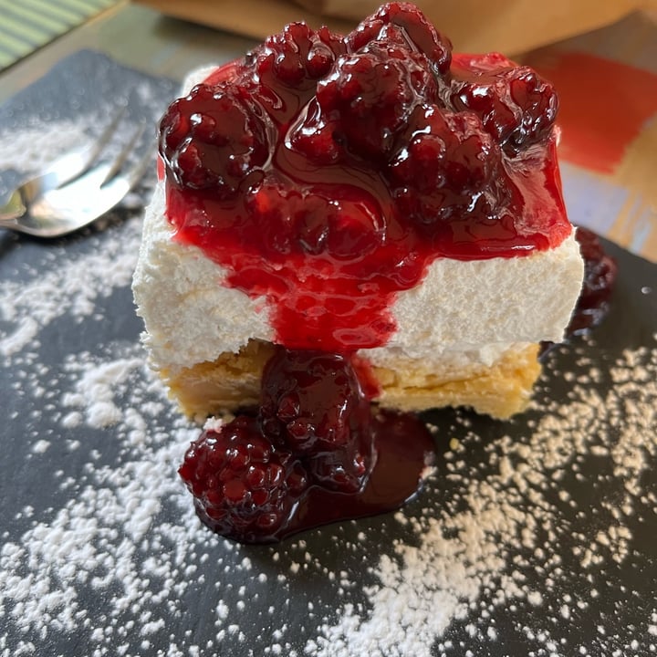 photo of Cavoli Nostri Cheesecake (Mixed Berries) shared by @anto990 on  06 Apr 2022 - review