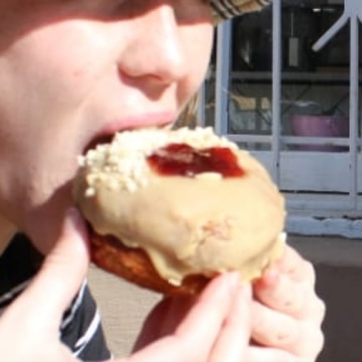 review photo of Grumpy & Runt | Little Deli & Donuts Peanut jam donut shared by @fernabraham on 22 Nov 2020 - review