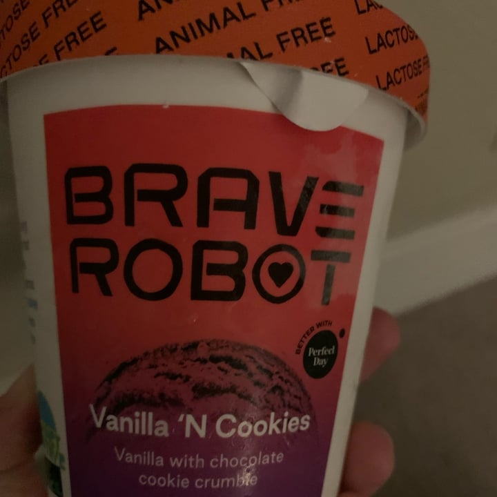 photo of Brave Robot Brave Robot Vanilla 'N Cookies Animal-Free Dairy Ice Cream shared by @rochi09 on  13 Aug 2022 - review