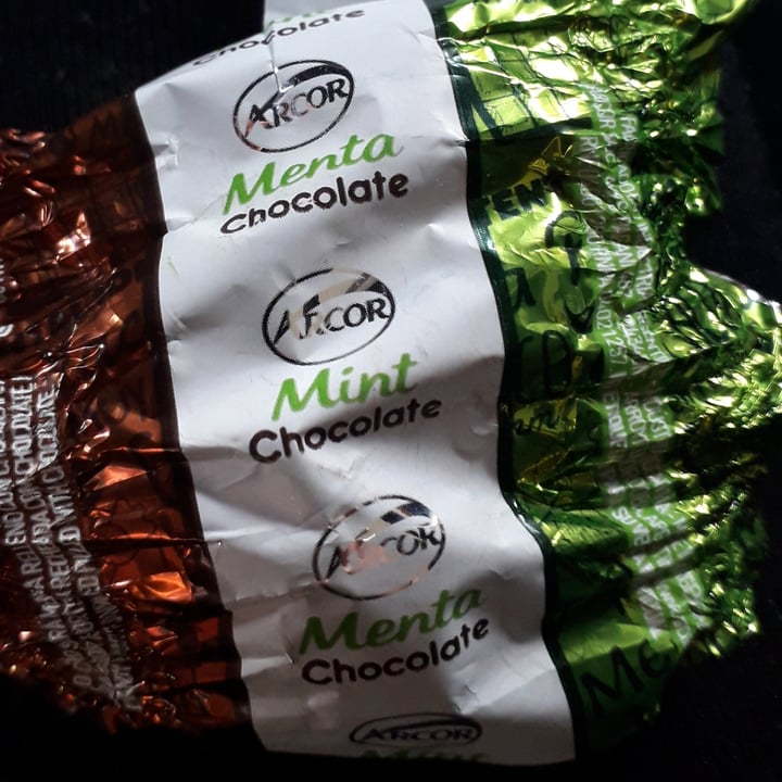 review photo of Arcor Caramelo Menta Chocolate shared by @clarisalibedinsky on 10 Jul 2020 - review