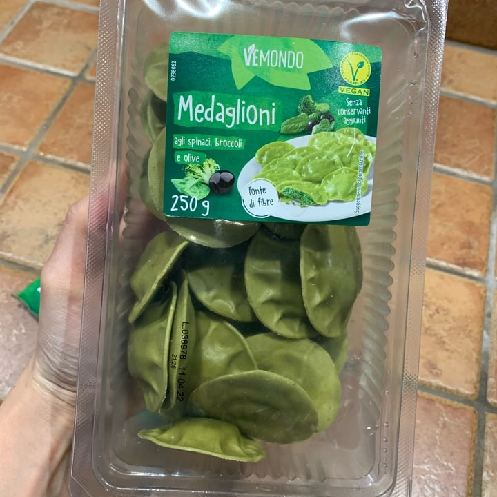 review photo of Vemondo Medaglioni Agli Spinaci, Broccoli E Olive shared by @frafigus on 25 Mar 2022 - review