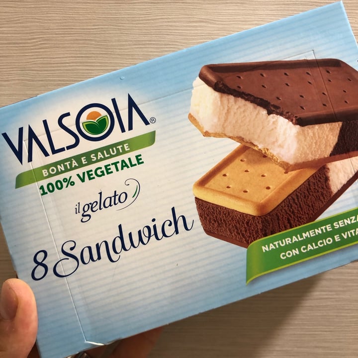 photo of Valsoia Il Gelato Sandwich shared by @karlelios on  14 Aug 2021 - review