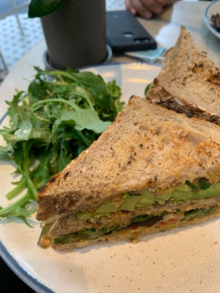 review photo of Privé Wheelock Multigrain Club Sandwich shared by @mirtekneepkens on 02 Oct 2020 - review