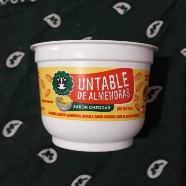 review photo of Felices Las Vacas Untable de Almendras Sabor Cheddar shared by @bautistavegano on 18 Mar 2022 - review