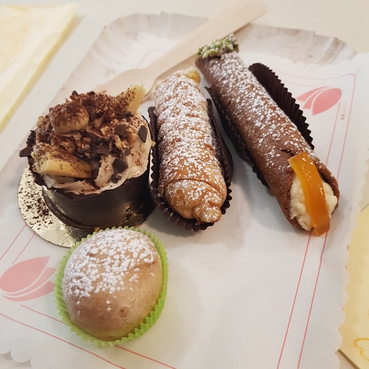 photo of Leccornie Pasticcini misti shared by @emanuela1996 on  13 Mar 2022 - review