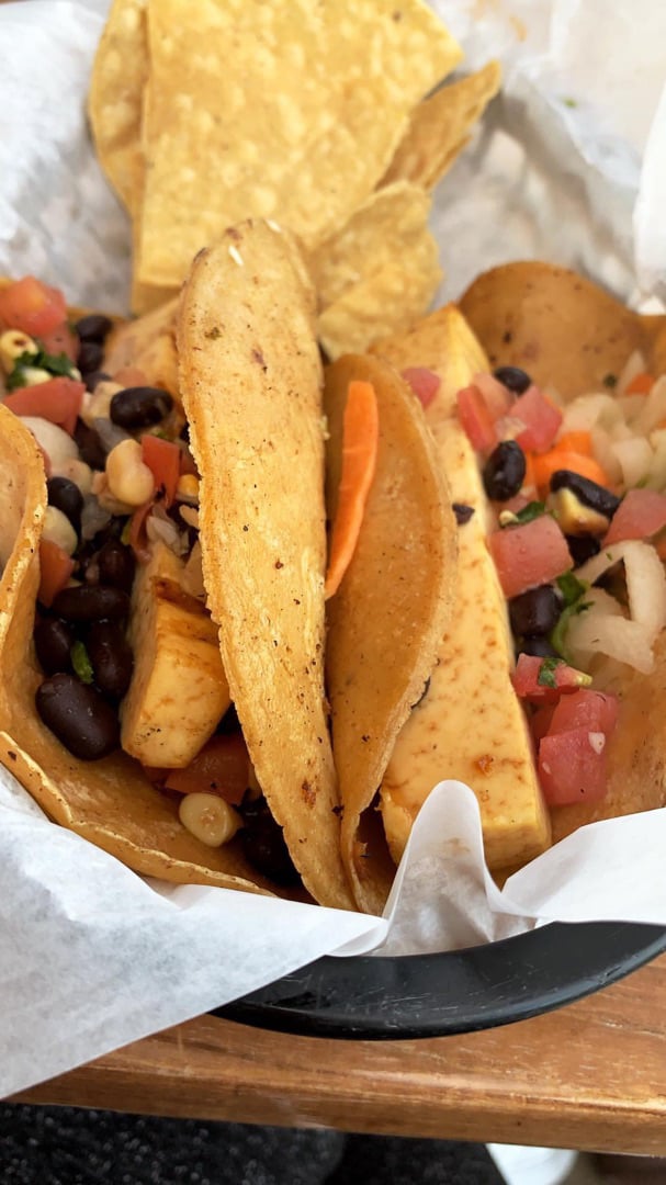 photo of Duke's Malibu Veggie Tacos shared by @bellabrm on  29 Jul 2019 - review