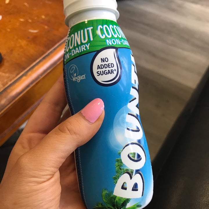 photo of Bounty Bounty Coconut Milkshake shared by @laurenmitchell on  25 Aug 2020 - review