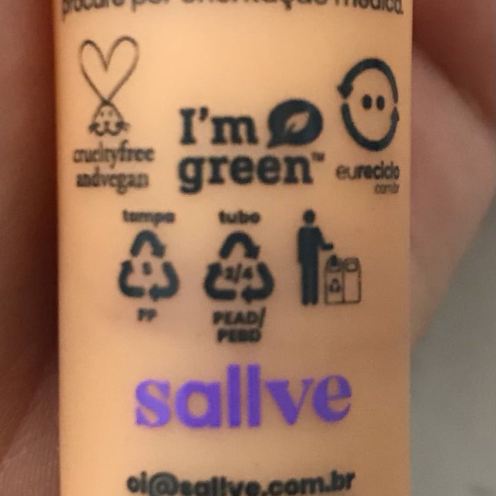 photo of Sallve Antioxidante Hidrante com Filtro Solar shared by @tatianybarbosa on  03 May 2022 - review