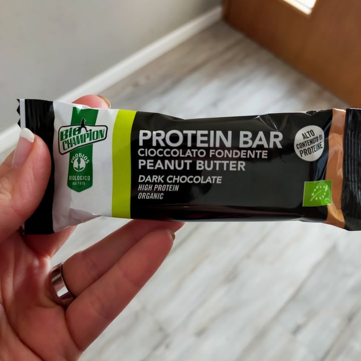 review photo of Probios Protein bar - CIOCCOLATO FONDENTE shared by @eticamenteincucina on 13 Apr 2022 - review