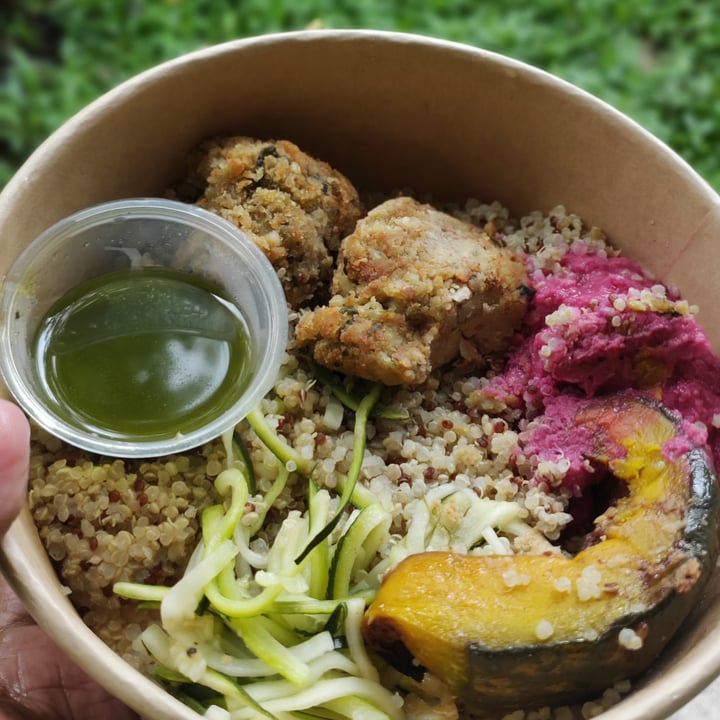 review photo of Haakon Superfoods and Juice Falafel And Quinoa Bowl shared by @anbu on 27 Apr 2020 - review