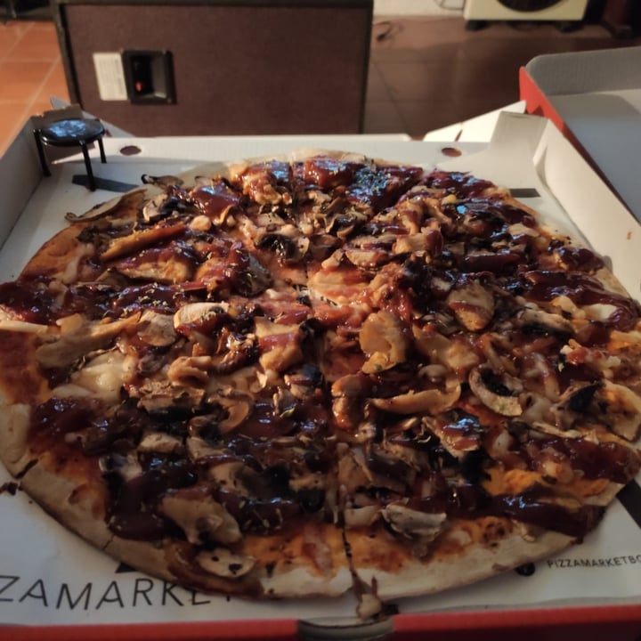 photo of Pizza Market Esplugues BBQ Heura pizza shared by @merysala on  23 Jan 2022 - review