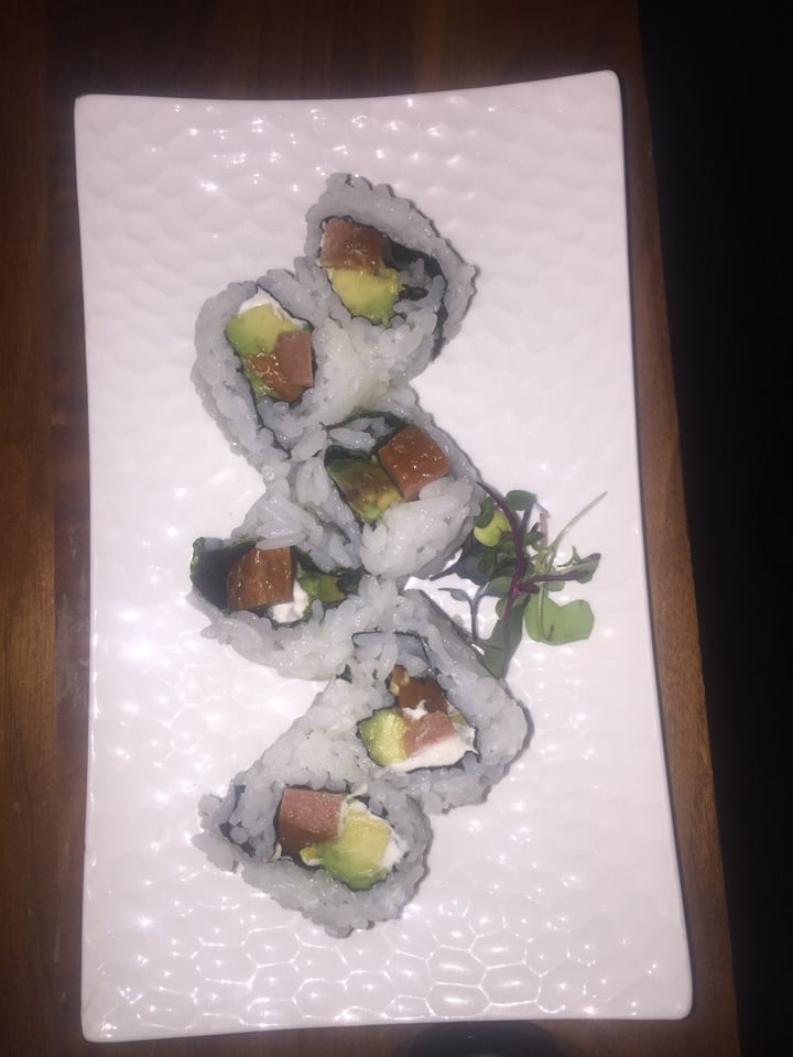 photo of Shizen Vegan Sushi Bar & Izakaya Philadelphia roll shared by @klc on  03 Oct 2018 - review