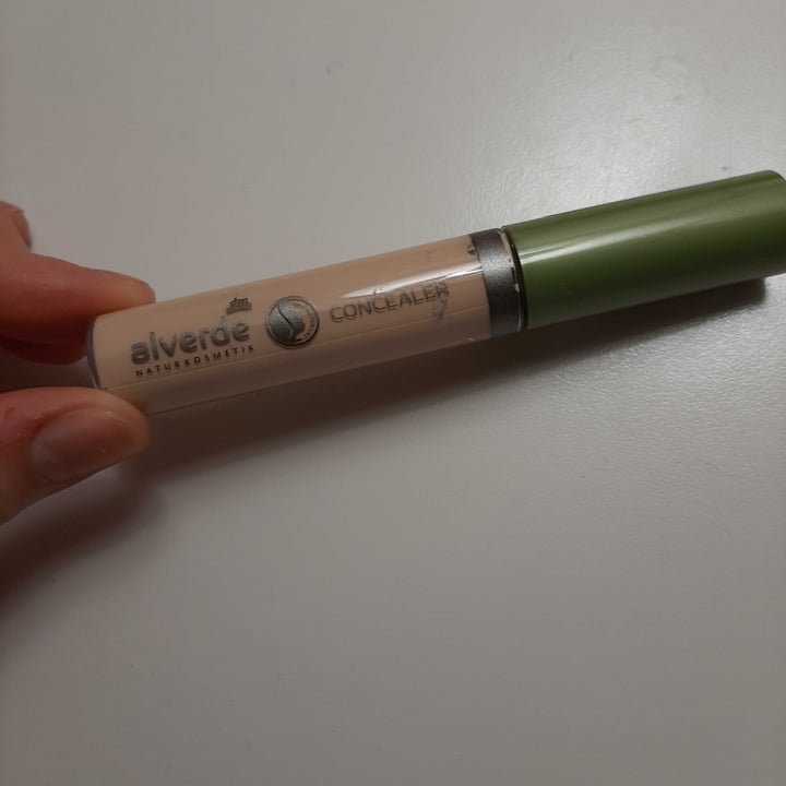 photo of Alverde Naturkosmetik Concealer shared by @sofia-db on  24 Feb 2021 - review