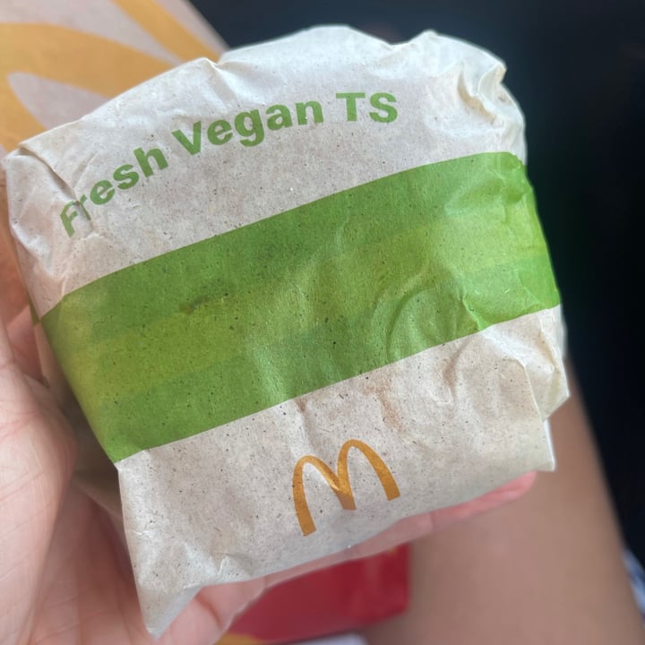 review photo of McDonald's Vegan burger (TS) shared by @myphotosbyrachel on 25 Aug 2021 - review