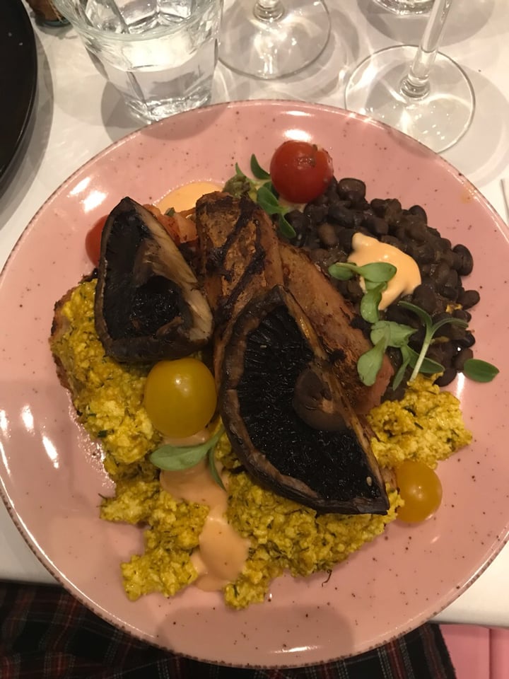 review photo of Deer Mama Vegan Mylk & Burger Bar Mama’s Big Champion shared by @bloemloete on 30 Jan 2020 - review
