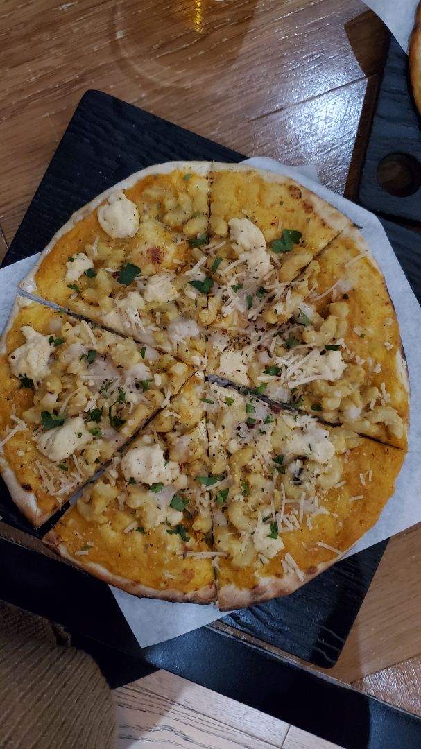 photo of Virtuous Pie Mac & Cheese Pizza shared by @wafflerica on  25 Jan 2020 - review