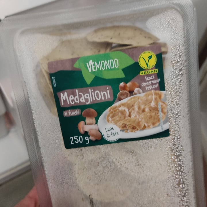 review photo of Vemondo Medaglioni ai funghi shared by @angelicatedesco on 13 Apr 2022 - review