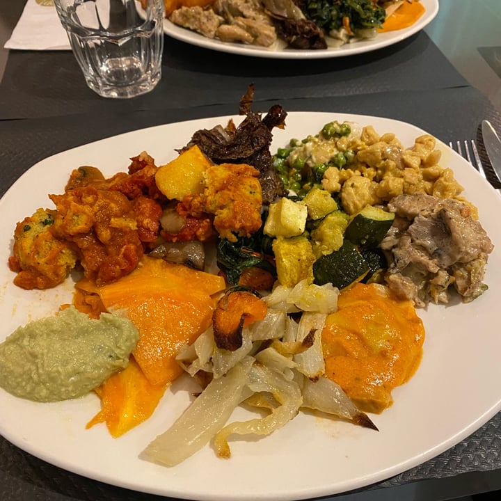 photo of Ops! Buffet a peso shared by @theredhead on  15 Oct 2022 - review