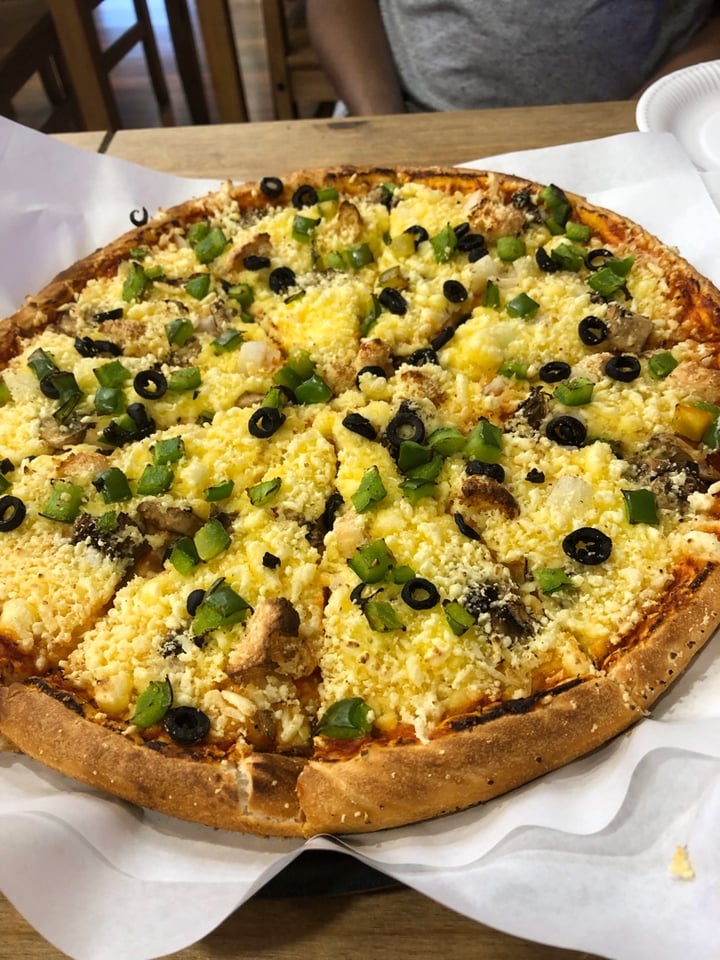 review photo of Super Singhs Vegan Pizza shared by @renas on 02 Apr 2020 - review