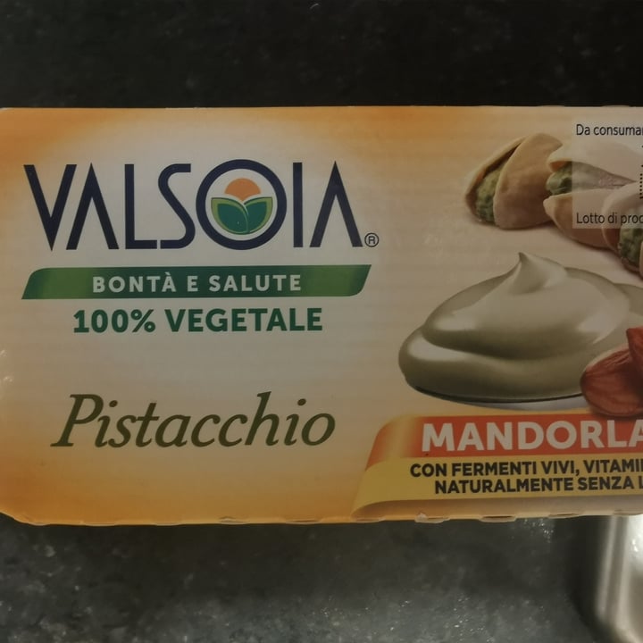 photo of Valsoia Pistacchio Mandorla shared by @francescabr91 on  01 Dec 2021 - review