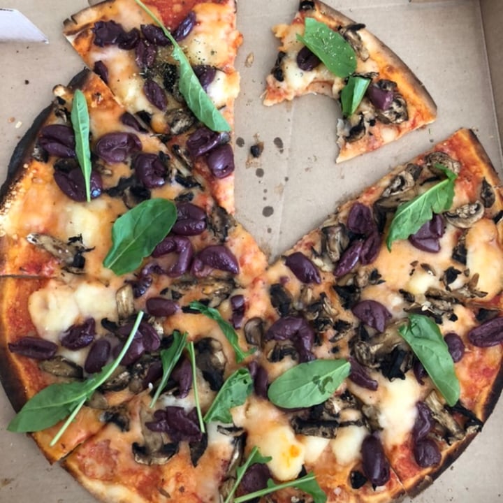 photo of Our Pizza Place “YOH” Pizza With Vegan Cheese shared by @gabygerber on  10 Sep 2020 - review