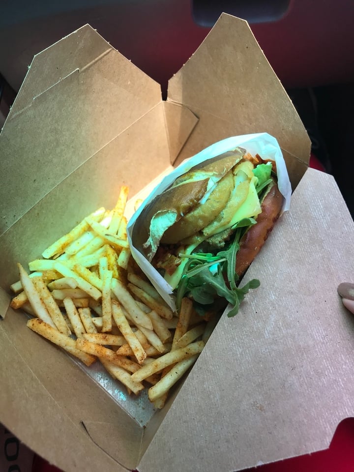 photo of Native Foods Cafe Gastropub Burger shared by @mallory17 on  14 Jun 2020 - review